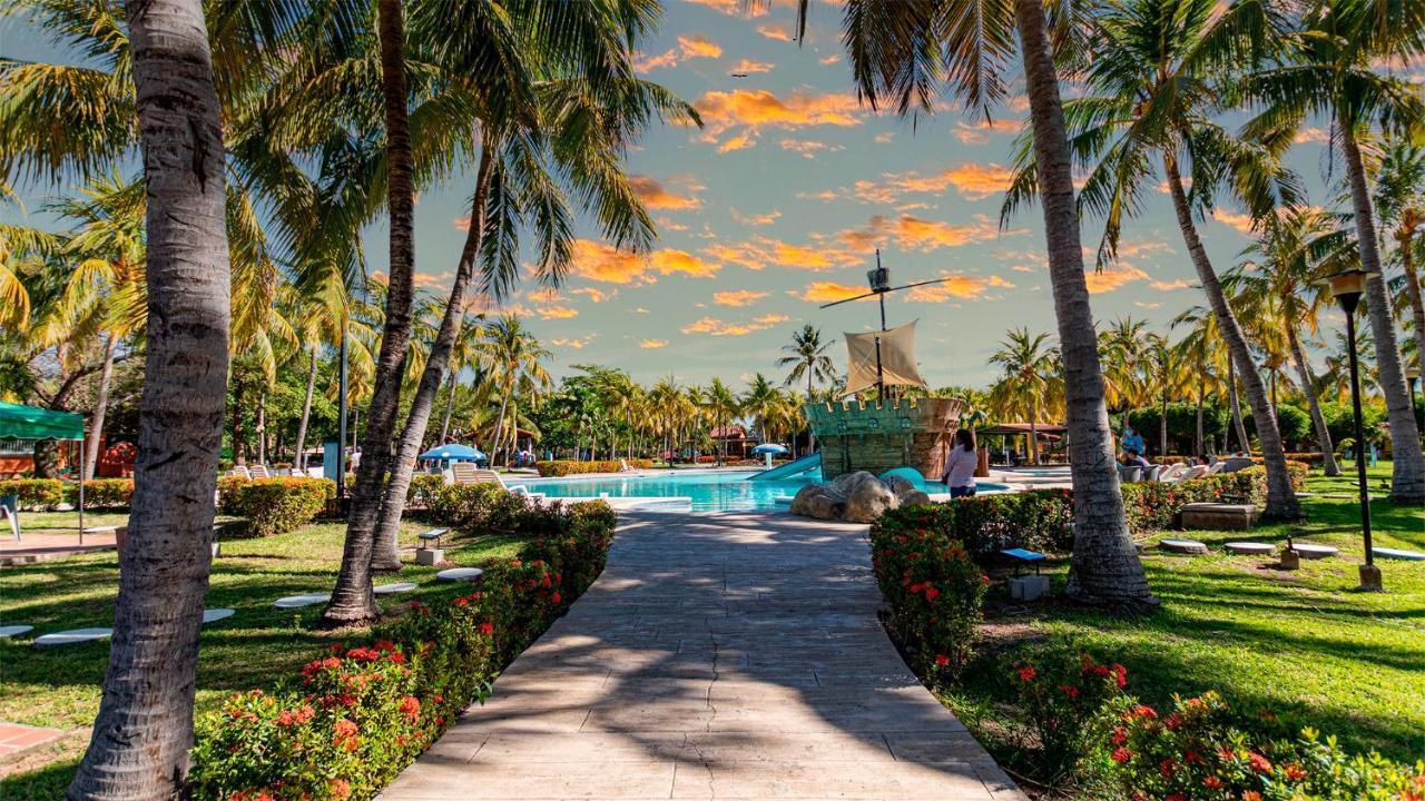 Las Veraneras Villas & Resort Acajutla Exterior photo