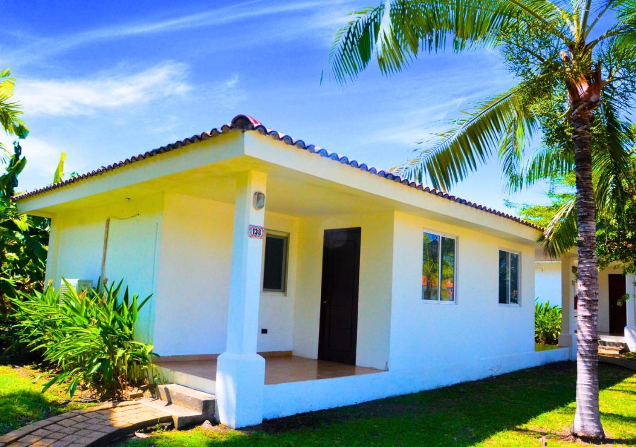 Las Veraneras Villas & Resort Acajutla Exterior photo