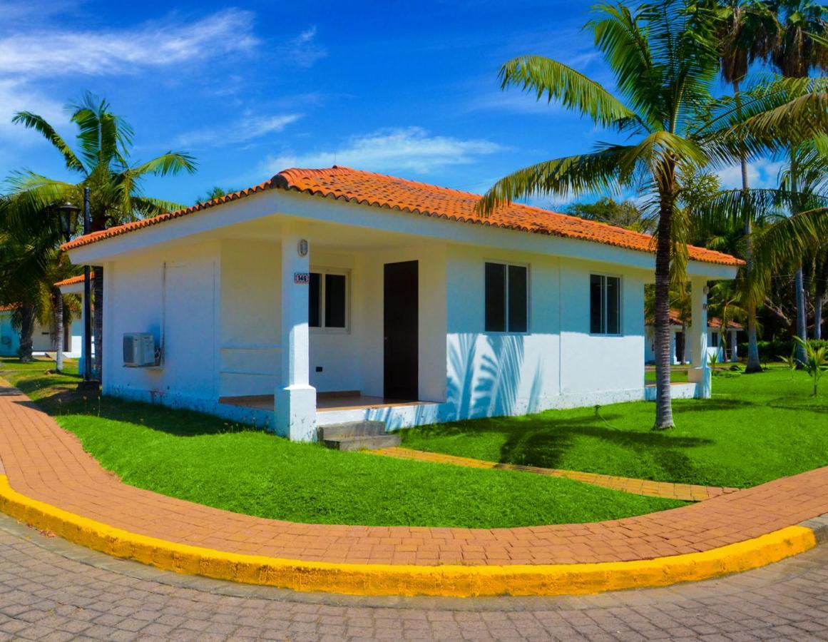 Las Veraneras Villas & Resort Acajutla Exterior photo